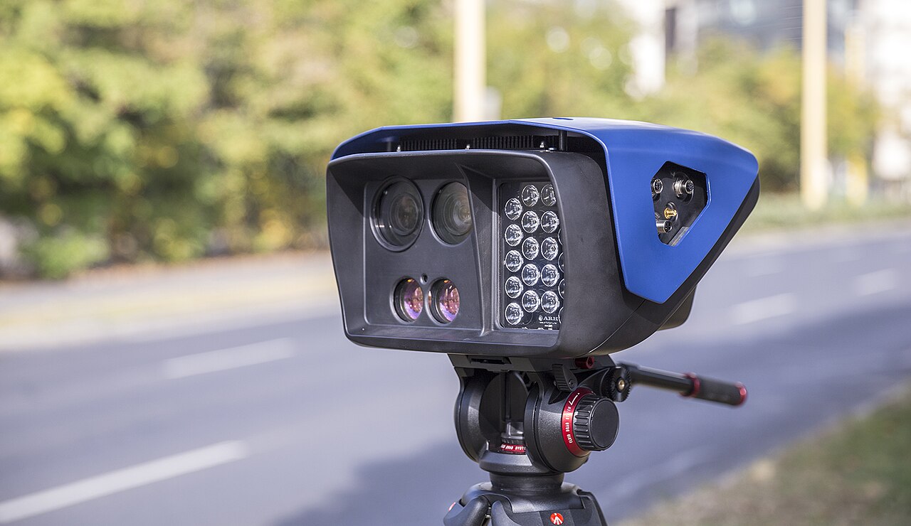 A portable Hungarian traffic enforcement system fitted with cameras and infrared LED arrays.