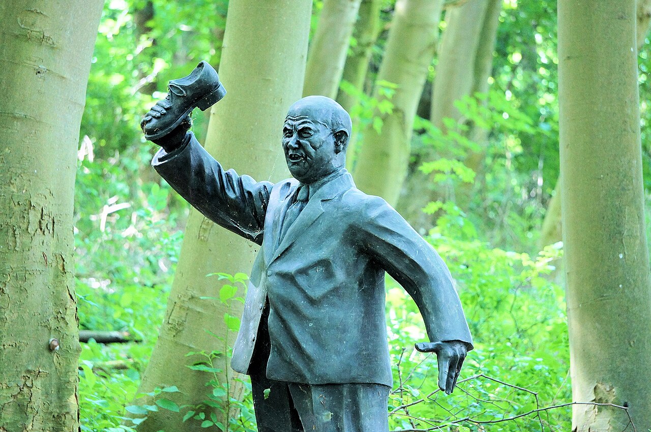 Sculpture depicting the shoe-banging incident in Mecklenburg-Vorpommern, Germany.