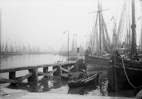 Grimsby fishing vessels in the early 20th century.
