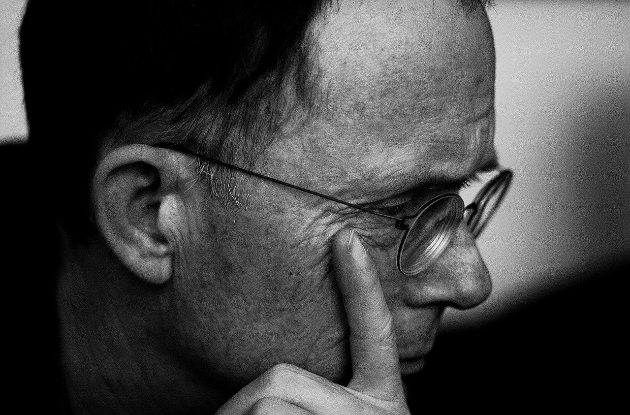 Close-up profile of William Gibson.